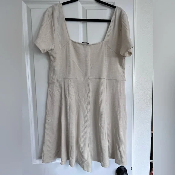 Forever 21+ Plus Size Square Neck Romper - Picture 2 of 8